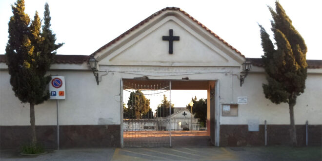 Monte di Procida si prepara alla commemorazione dei defunti. Estesi gli orari del cimitero dal 31/10 al 3/11