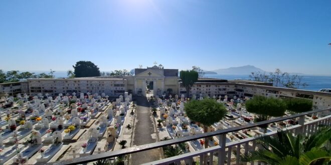 CIMITERO DI MONTE DI PROCIDA NAVETTA E LAVORI INTERVISTA ALLA VICE SINDACO  MARILU’ MARASCO