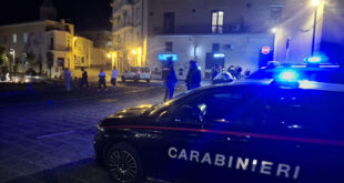 Stretta dei Carabinieri sulla movida montese, fermato minorenne con coltello e droga