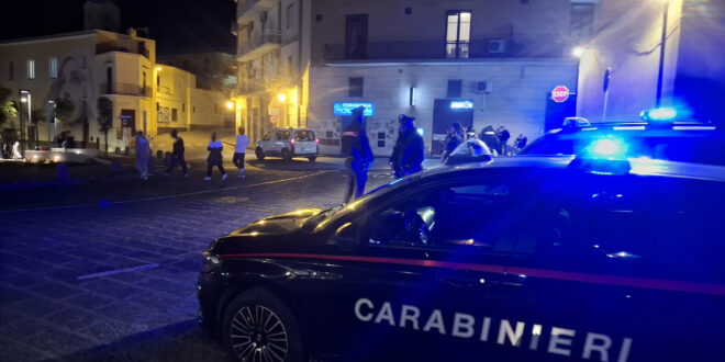 Stretta dei Carabinieri sulla movida montese, fermato minorenne con coltello e droga