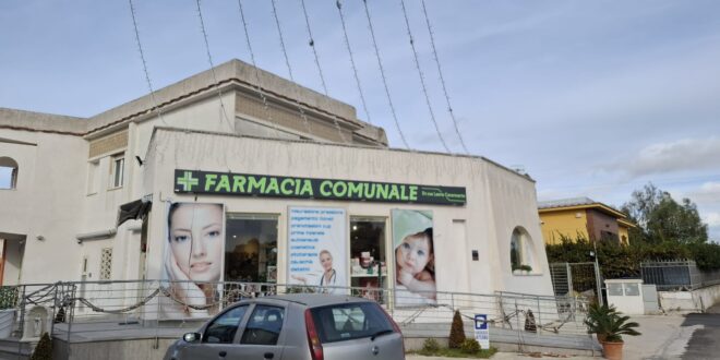 Ladri a volto scoperto tentano furto alla farmacia comunale di via Giulio Cesare. Le telecamere riprendono tutto